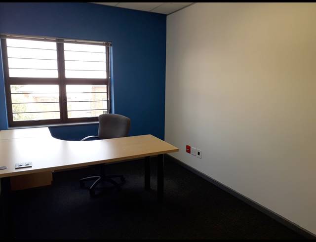 2,562M² OFFICE TO LET IN IRENE